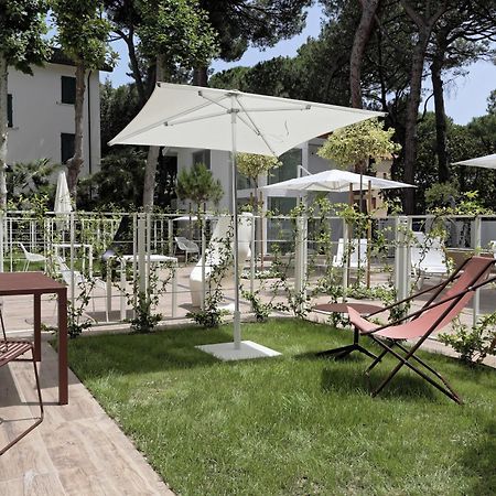 Elegance Riccione Aparthotel Bagian luar foto