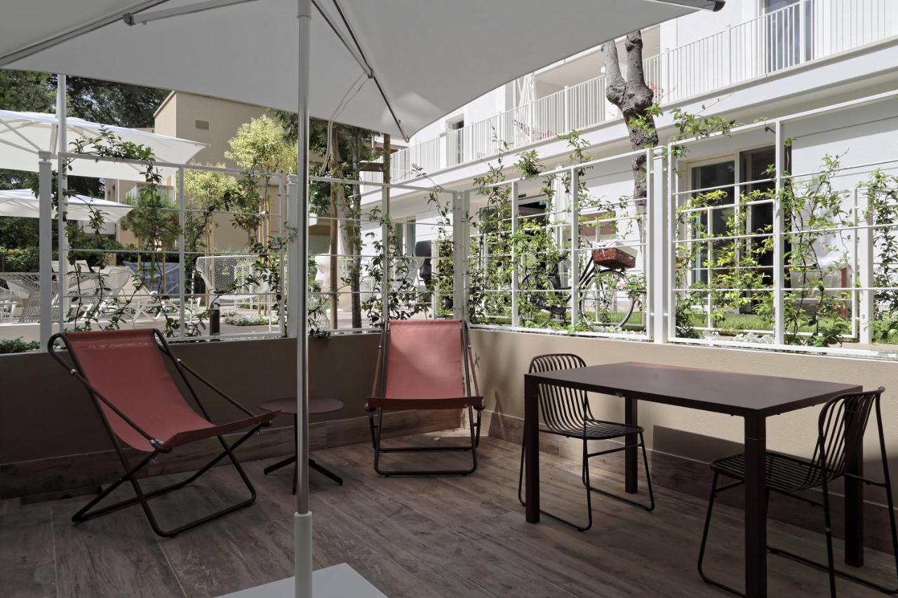 Elegance Riccione Aparthotel Bagian luar foto
