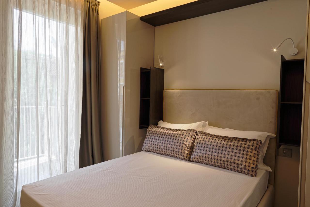Elegance Riccione Aparthotel Bagian luar foto