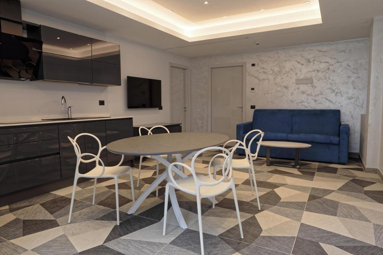 Elegance Riccione Aparthotel Bagian luar foto