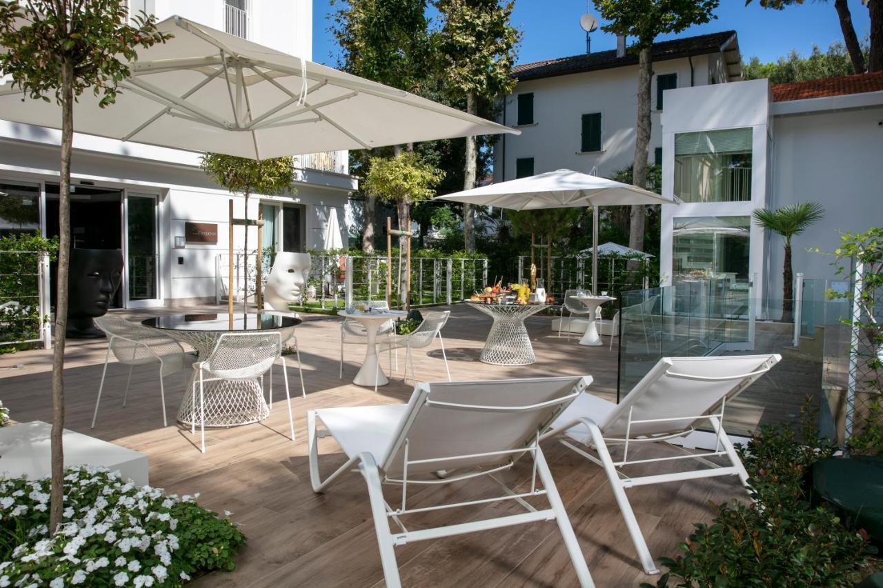 Elegance Riccione Aparthotel Bagian luar foto
