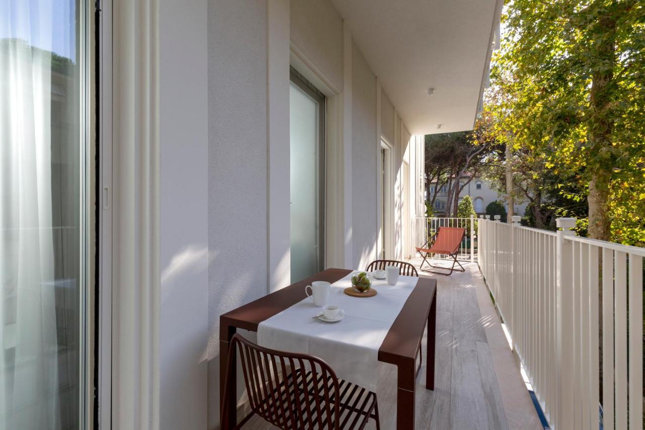 Elegance Riccione Aparthotel Bagian luar foto