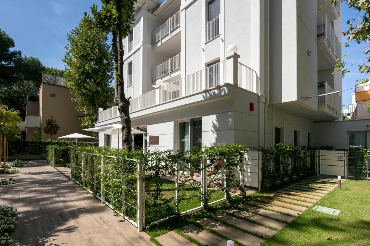 Elegance Riccione Aparthotel Bagian luar foto