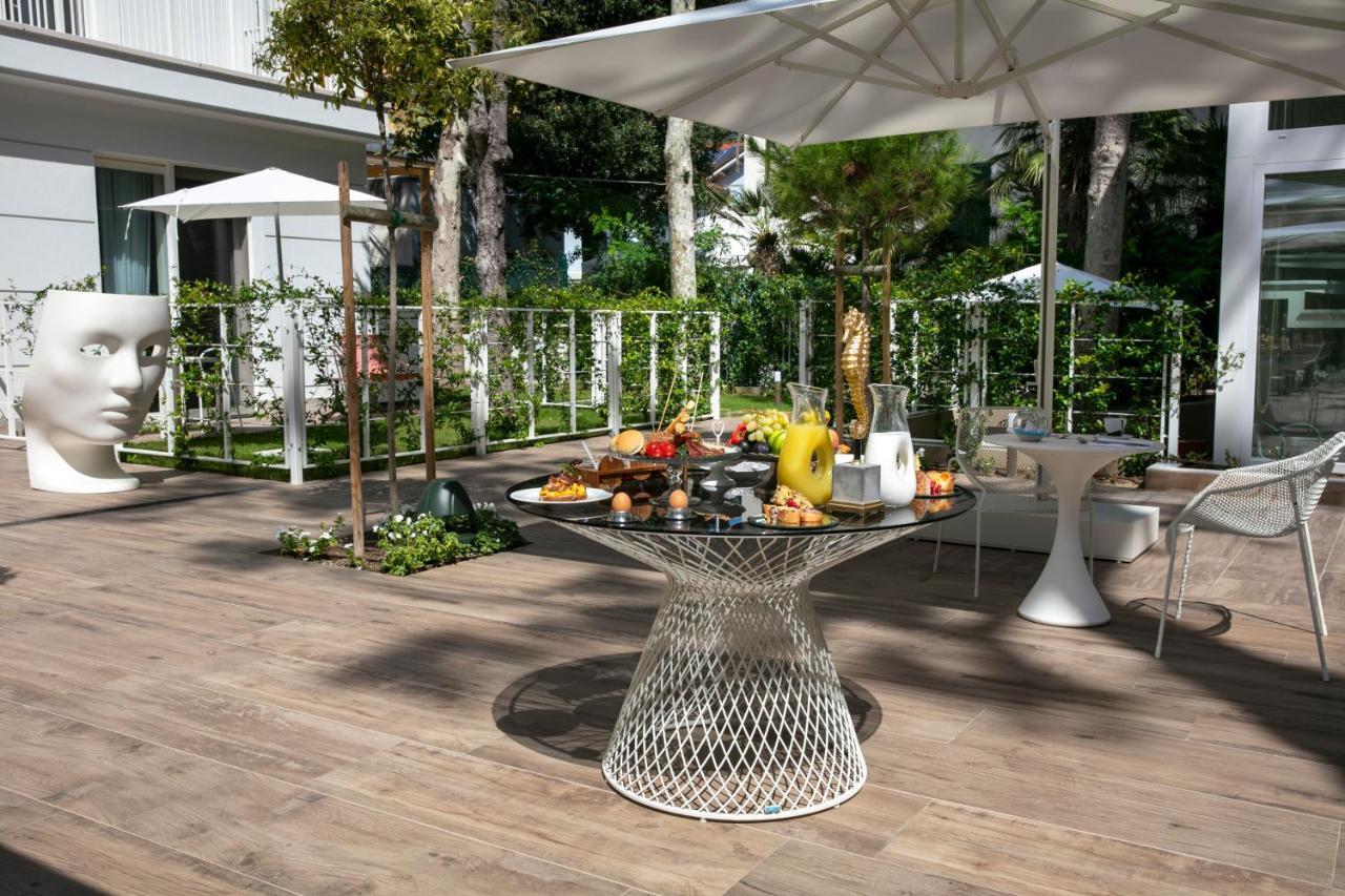 Elegance Riccione Aparthotel Bagian luar foto