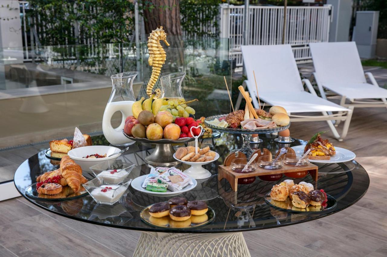Elegance Riccione Aparthotel Bagian luar foto