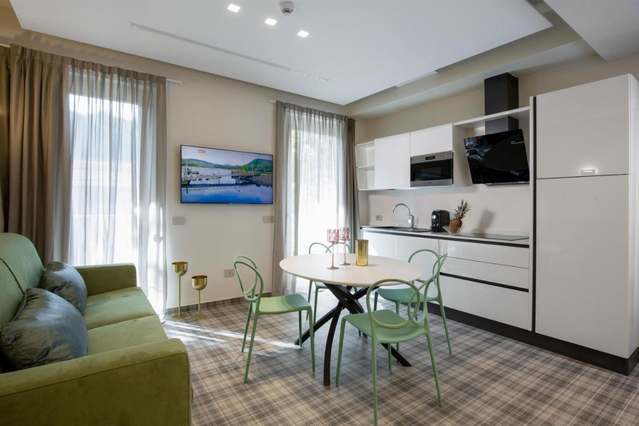 Elegance Riccione Aparthotel Bagian luar foto