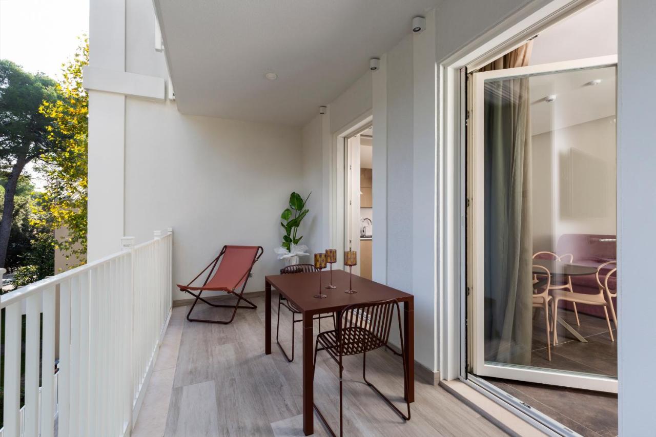 Elegance Riccione Aparthotel Bagian luar foto