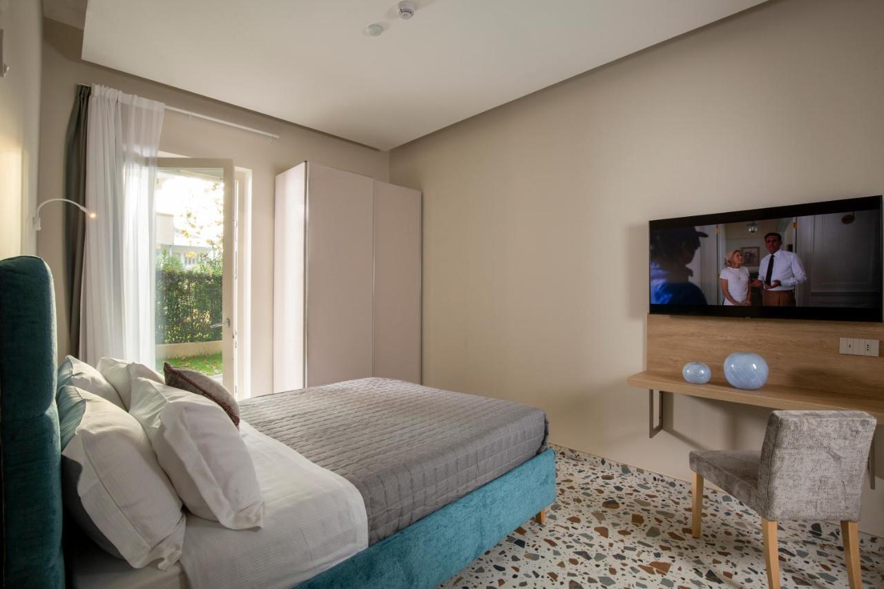 Elegance Riccione Aparthotel Bagian luar foto