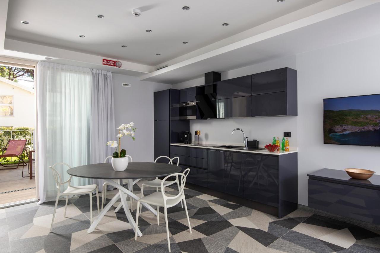 Elegance Riccione Aparthotel Bagian luar foto