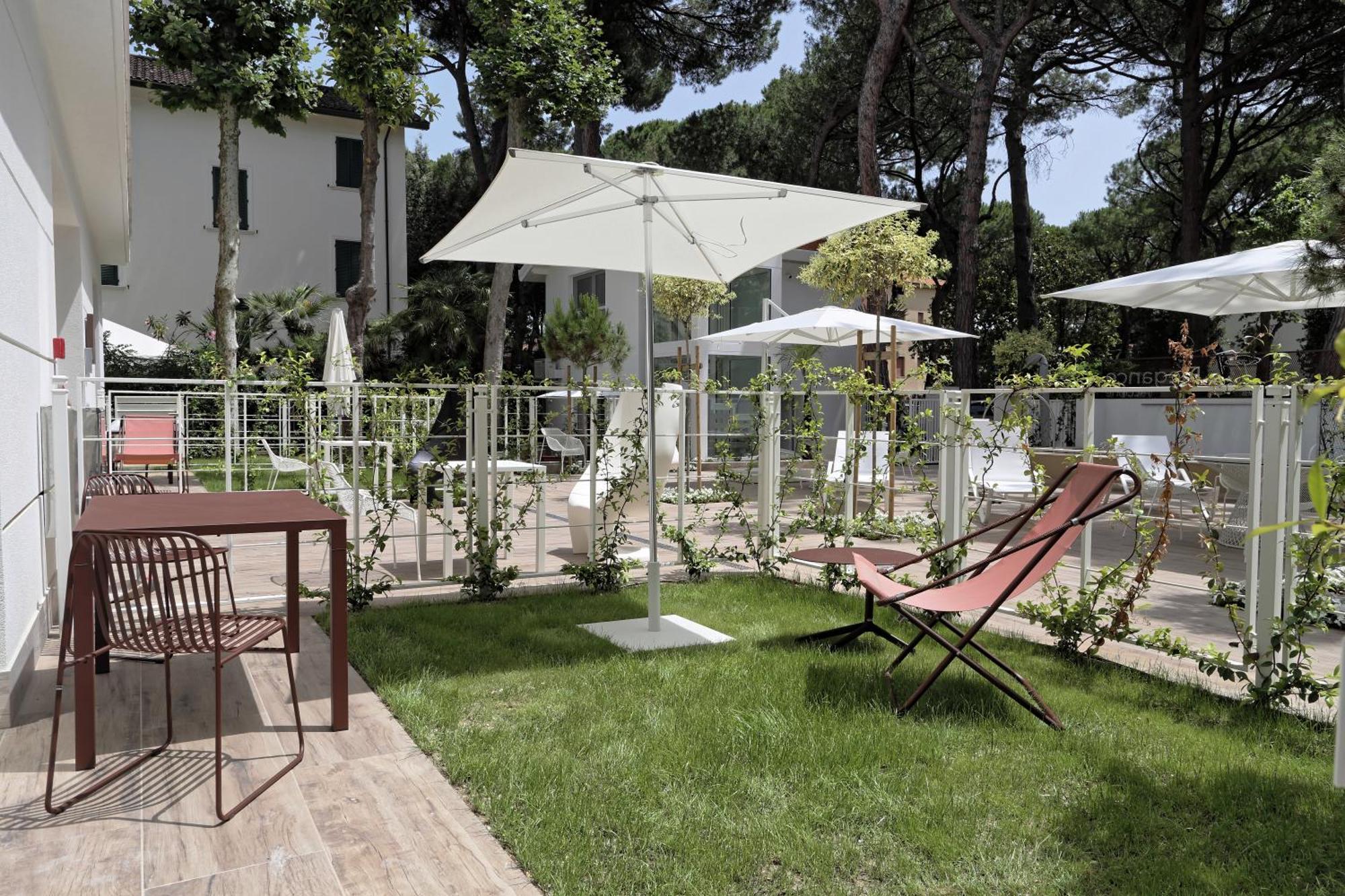 Elegance Riccione Aparthotel Bagian luar foto